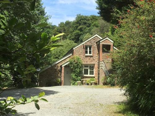 Kingsbridge House | The Coach House at Lower Coombe Royal- Family/Dogs