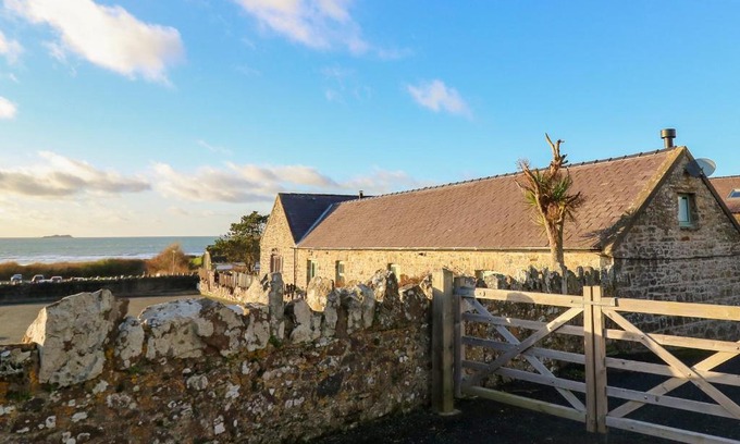St Brides House | The Coach House