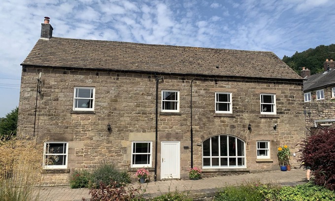 Crich Cottage | THE COACH HOUSE, pet friendly, character holiday cottage in Holloway