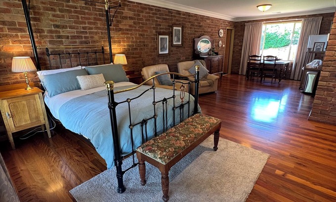 Borenore Bed & Breakfast | The Comforts of Home @Kelanvale