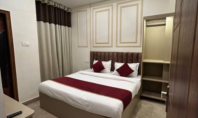 Varanasi Hotel | The Commune ISKCON
