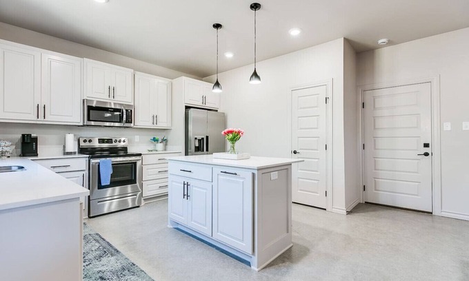 San Angelo House | The Concho - 3 BR - 2.5 BA