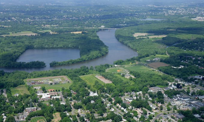South Glastonbury Bed & Breakfast | The Connecticut River Valley Inn