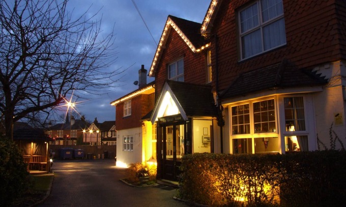 Horley Hotel | The Corner House Hotel Gatwick