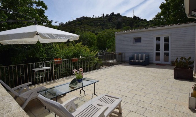 Ragusa Cottage | "The Cottage" by IRMINIO GARDEN immersed in the typical countryside of Ragusa Ibla.