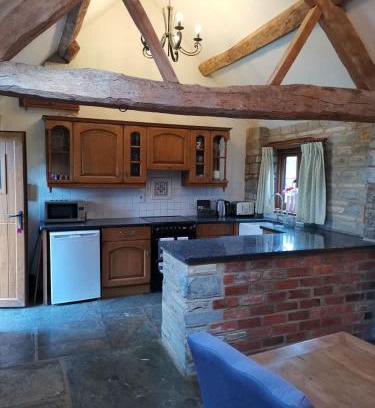 Ardens Grafton House | The Cow Shed - farm cottage close to Stratford