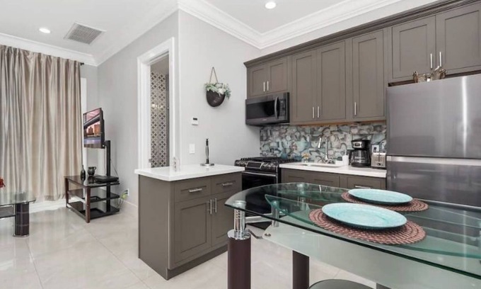 East Whittier House | The Cozy Back House