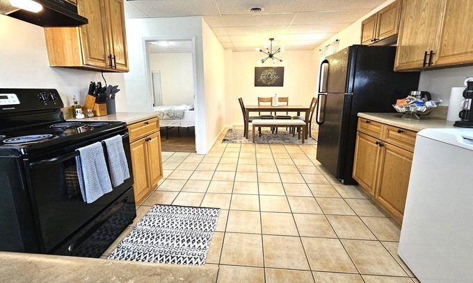 Johnson City House | The Cozy Corner - 1.5 mins to ETSU