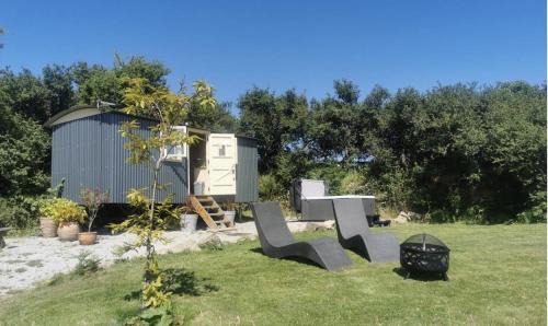 Mabe Ski Chalet | The Daffodil Hut
