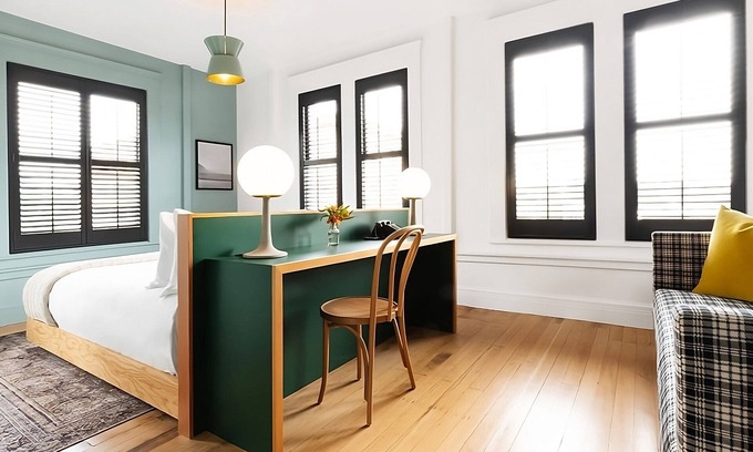 Buckman Neighborhood Apartment | The Deluxe King at Hotel Grand Stark