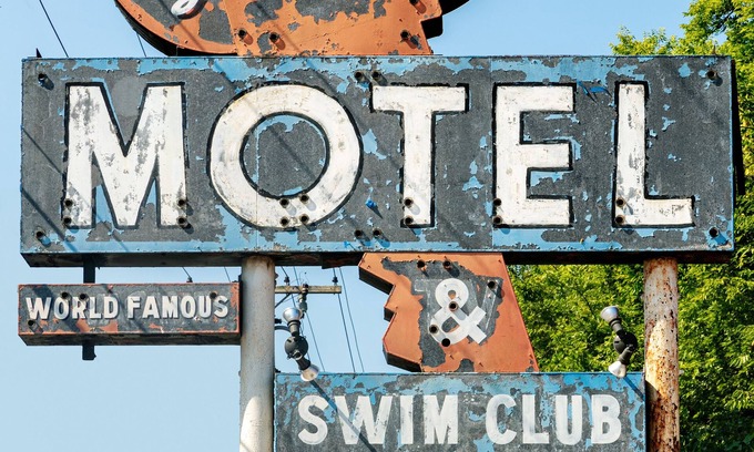 Talbot's Corner Hotel | The Dive Motel & Swim Club