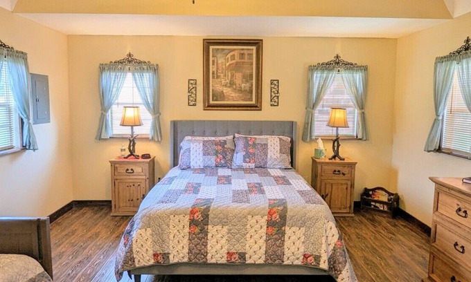 Davis Cabin | The Doll House Cabin
