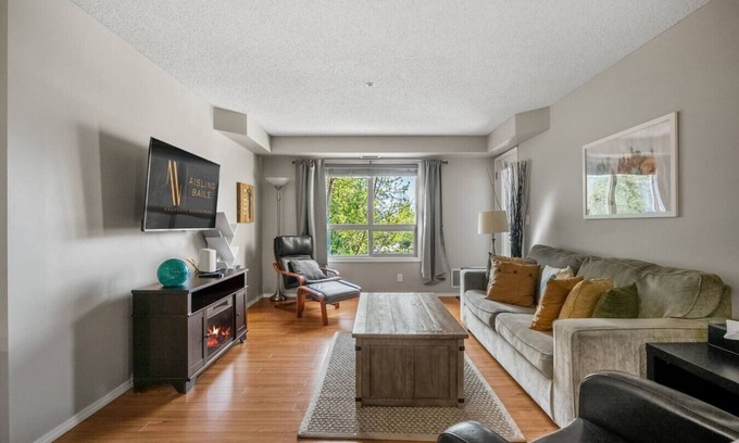East Kootenay Condo | The Dragonfly | Pool/Hot Tub | Lake Access | Kayak