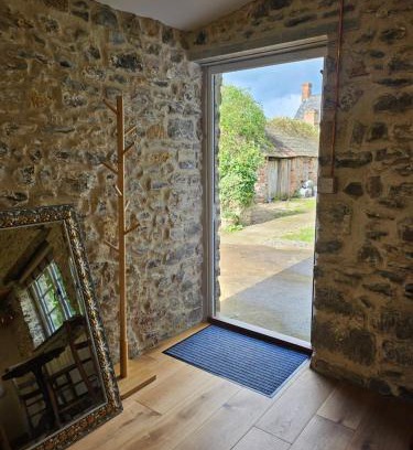 Broadhembury Hotel | The Drewe Arms, Broadhembury