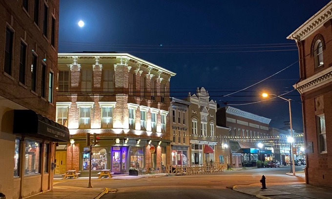 Downtown Cambridge Condo | The Drinking Gourd: nStunning Penthouse in Historic Downtown Cambridge