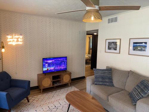 Covington Apartment | The Eclectic 1/2 mi from square