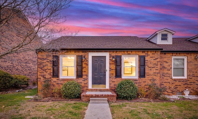 Elizabethton Condo | The Elizabethton Duo