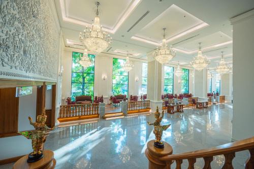 Chang Khlan Hotel | The Empress Premier Chiang Mai