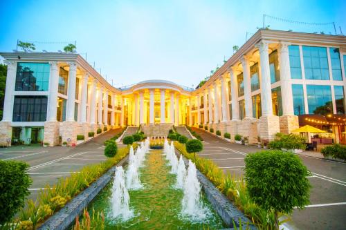 Mallawapitiya Hotel | The Epitome