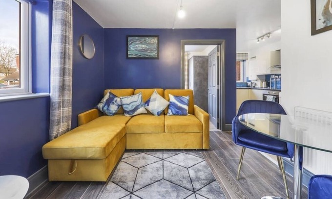 Marlborough Apartment | The Exquisite Harrow Gem -Parking