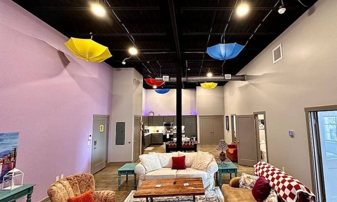 Gadsden Apartment | … The F r i e n d s Experience …