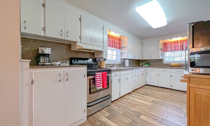 Clarksville Other | The Farm House