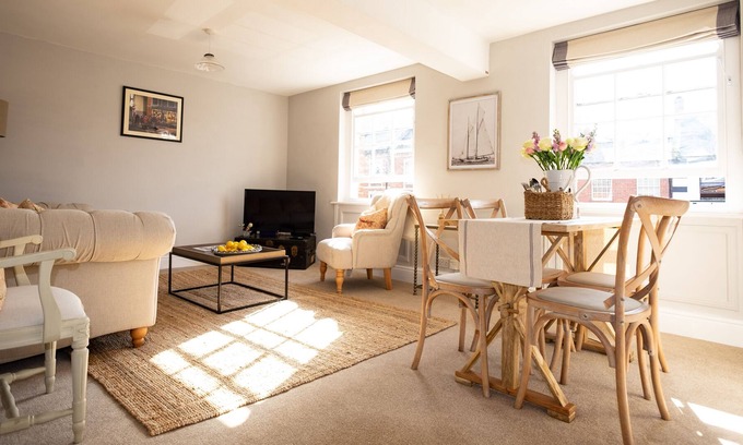 Bridport Apartment | The Flats in Central Bridport