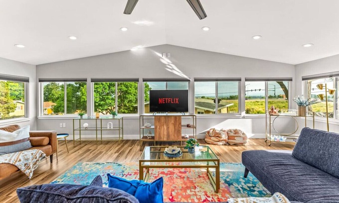 Westminster House | The Foundry House | Eclectic 5BR Family Retreat
