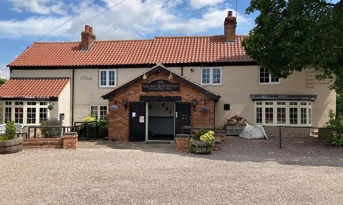 Normanton on Trent Hotel | The Fountain at Tuxford & The Square and Compass Normanton On trent