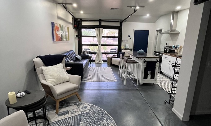 Apache Junction House | The Garage Apt. - a unique desert experience