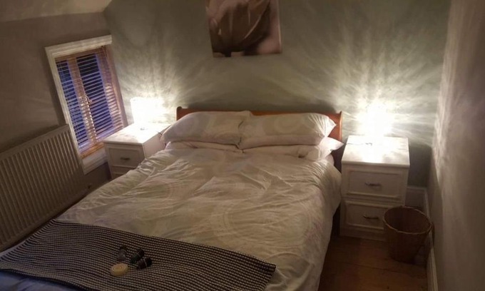 Sutton Maddock House | The Garden Cottage, 17th Century, hottub, parking, wifi