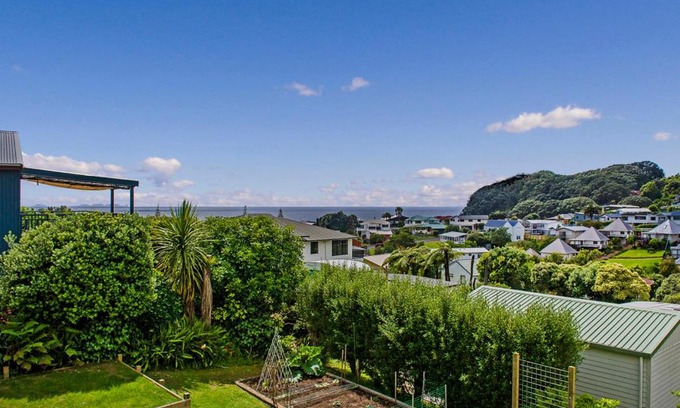 Onemana House | The Gardener's Beach House - Onemana Holiday Home