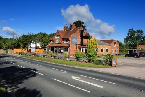 Ripley Hotel | The George Carvery & Hotel
