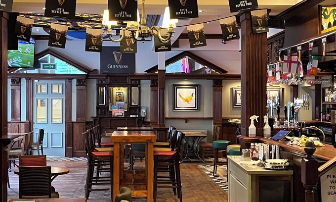 Central Aberdeen Hotel | The Globe Inn