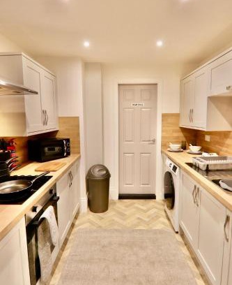 Wakefield House | The Grand Guest House - Bond street