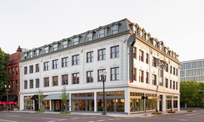 Buckman Neighborhood Apartment | The Grand King ADA Roll-In Shower at Hotel Grand Stark