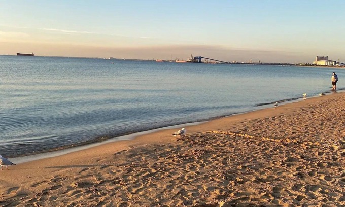 Rockingham House | The Grand Old Lady by the beach