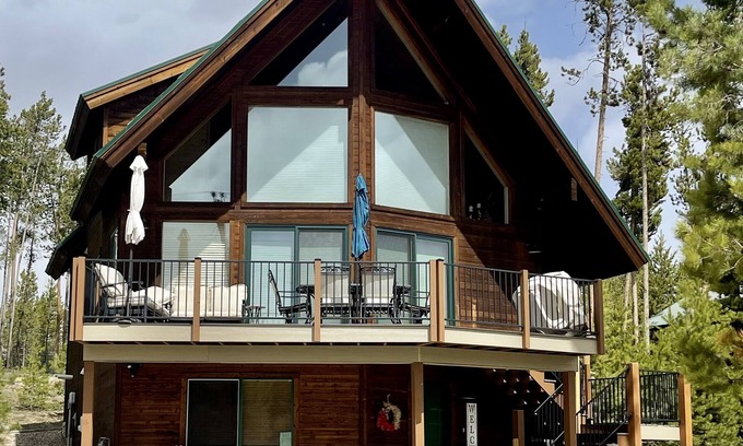 Grand Lake Cabin | 'The Grand Retreat' Exquisite Family Cabin