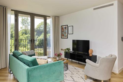West Hampstead Apartment | The Green Balcony Flat in West Hampstead
