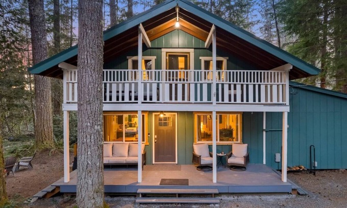 Ashford Cabin | The Green House- 8 mins to Mt. Rainier Nat'l Park!