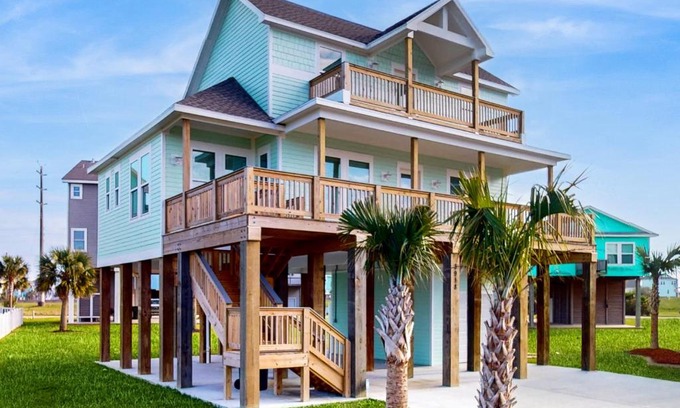 Pointe San Luis House | The Green Palm
