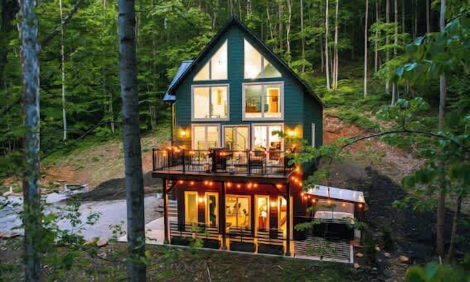 Laurelville Cabin | The Greenhouse With Indoor Slide Close to Hocking Hills