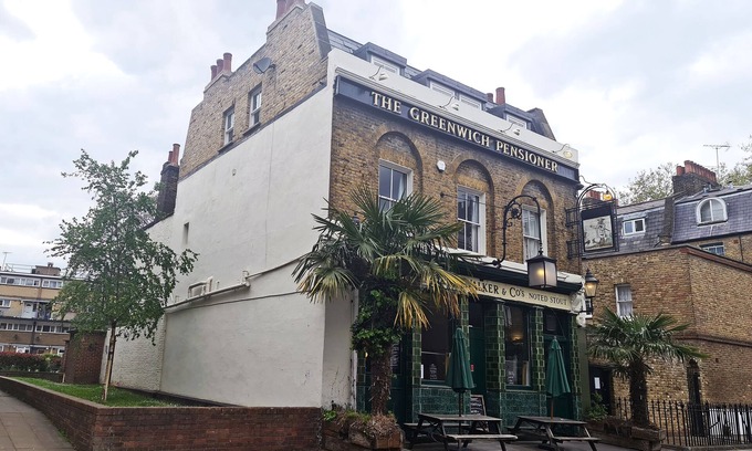 Canary Wharf House | The Greenwich Pensioner