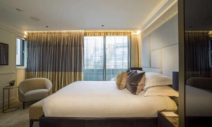 Westminster Hotel | The Guardsman Hotel and Residences