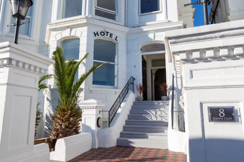 Meads Bed & Breakfast | The Halcyon