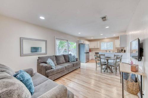 Fig Garden Apartment | The Happy Hideaway 1BR Unit