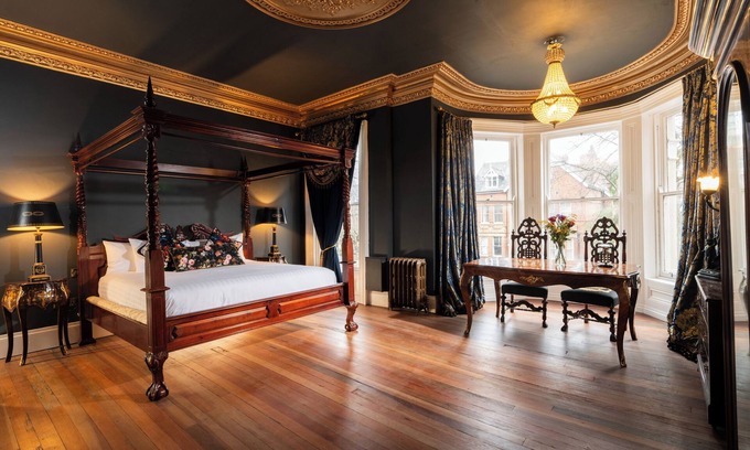 Queens Quarter House | The Harrison Chambers of Distinction