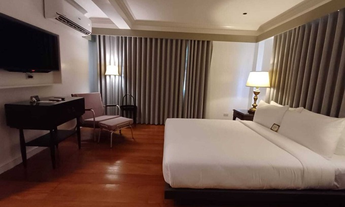 Bagong Lipunan Ng Crame Hotel | The Henry Suites MiraNila Quezon City