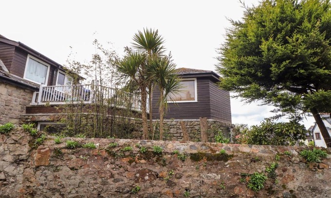 Goldsithney House | The Hexagon House