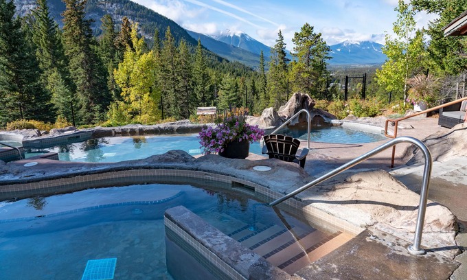 Banff Hotel | The Hidden Ridge Resort